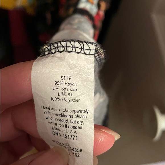 GORGEOUS Gilli botanical  v neck jersey dress - Picture 10 of 10